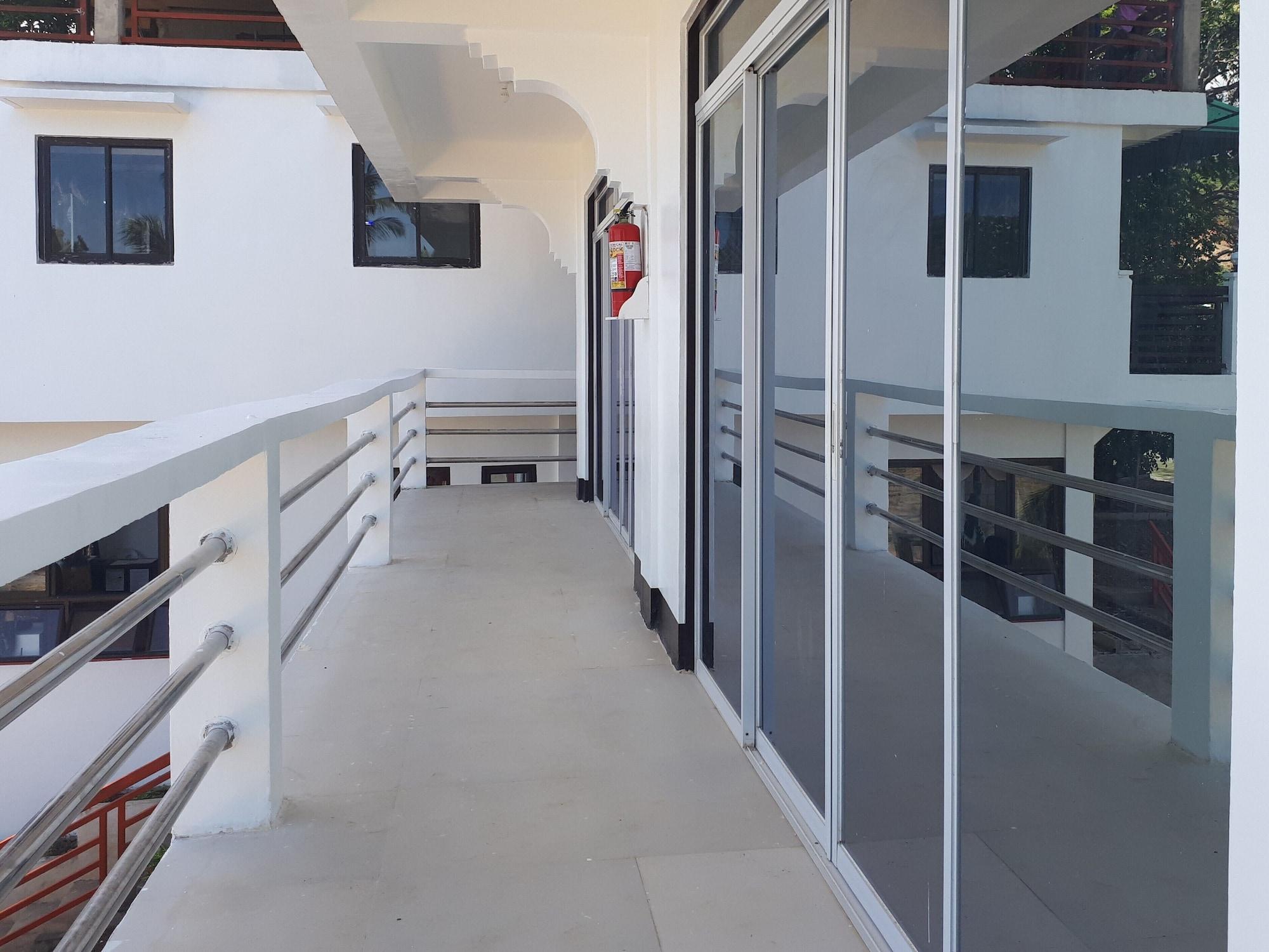 Orange Pearl Beach Resort Ел Нидо Екстериор снимка