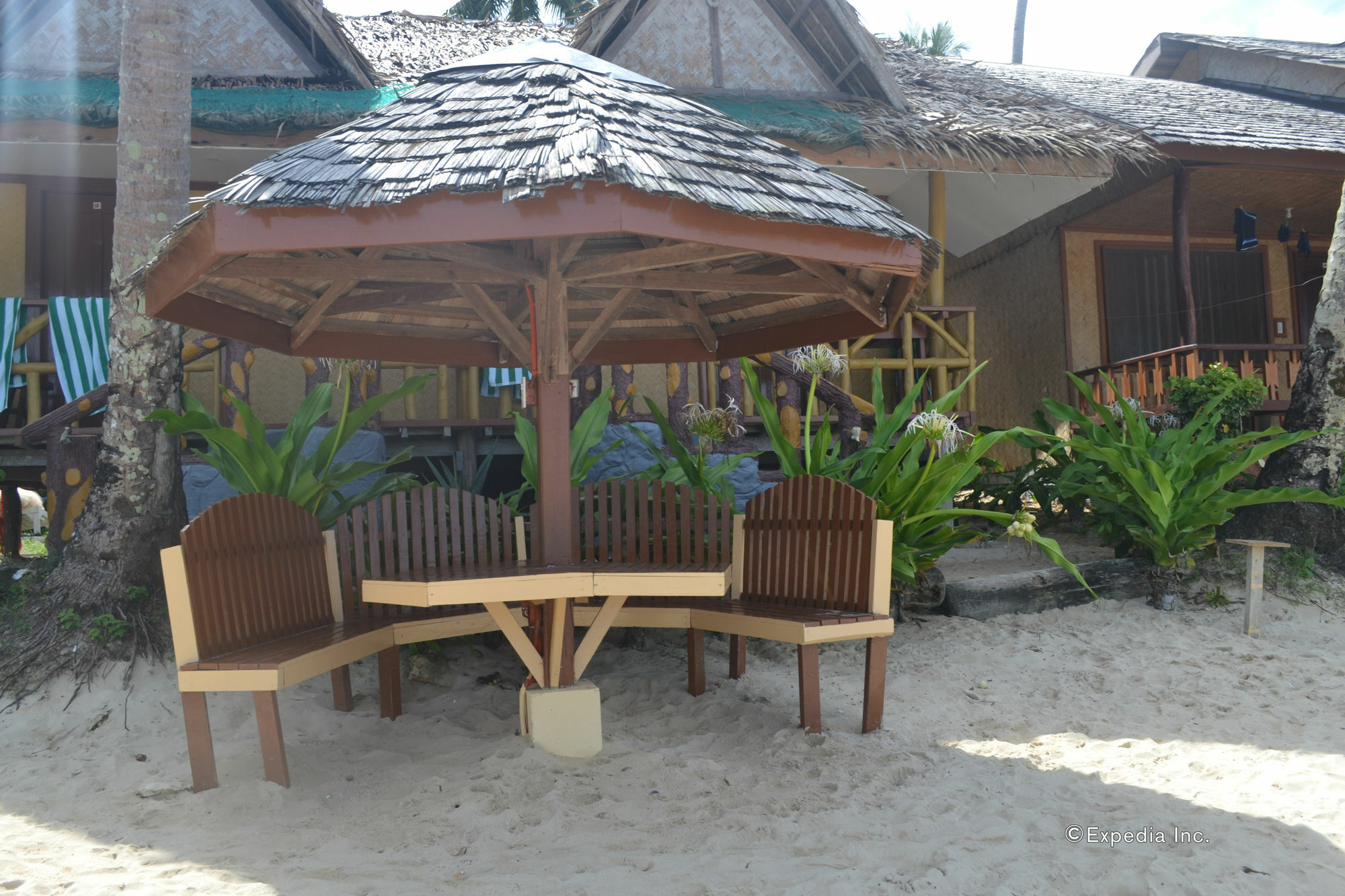 Orange Pearl Beach Resort Ел Нидо Екстериор снимка